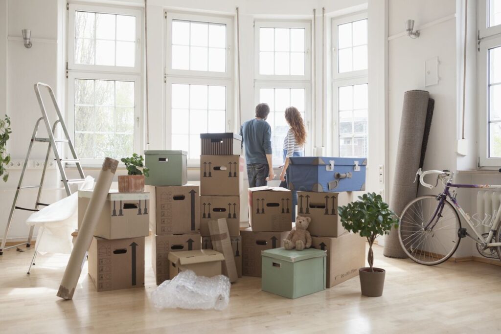 Smart Ways To Safely Pack Fragile Items During A Home Move